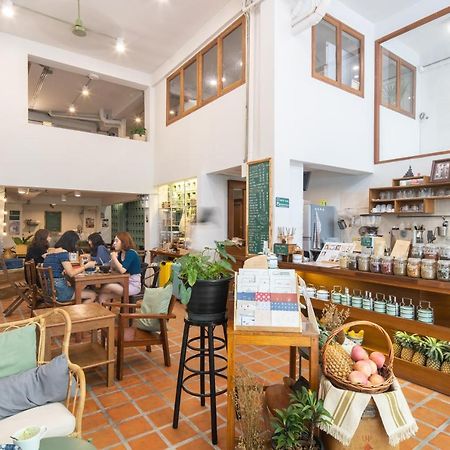 Better Moon Guesthouse Bangkok Exterior photo