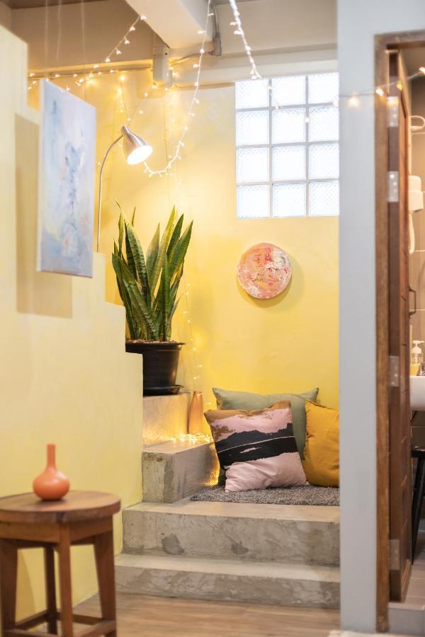 Better Moon Guesthouse Bangkok Exterior photo